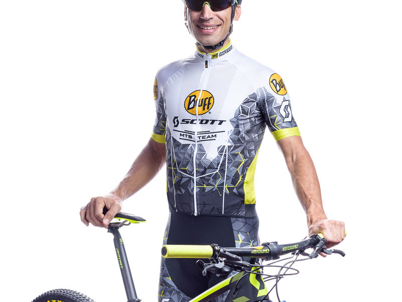 Inverse saca la réplica de la equipación del Buff Scott MTB Team - Ciclismo puro, noticias relacionadas con el pelotón ciclista sus protagonistas