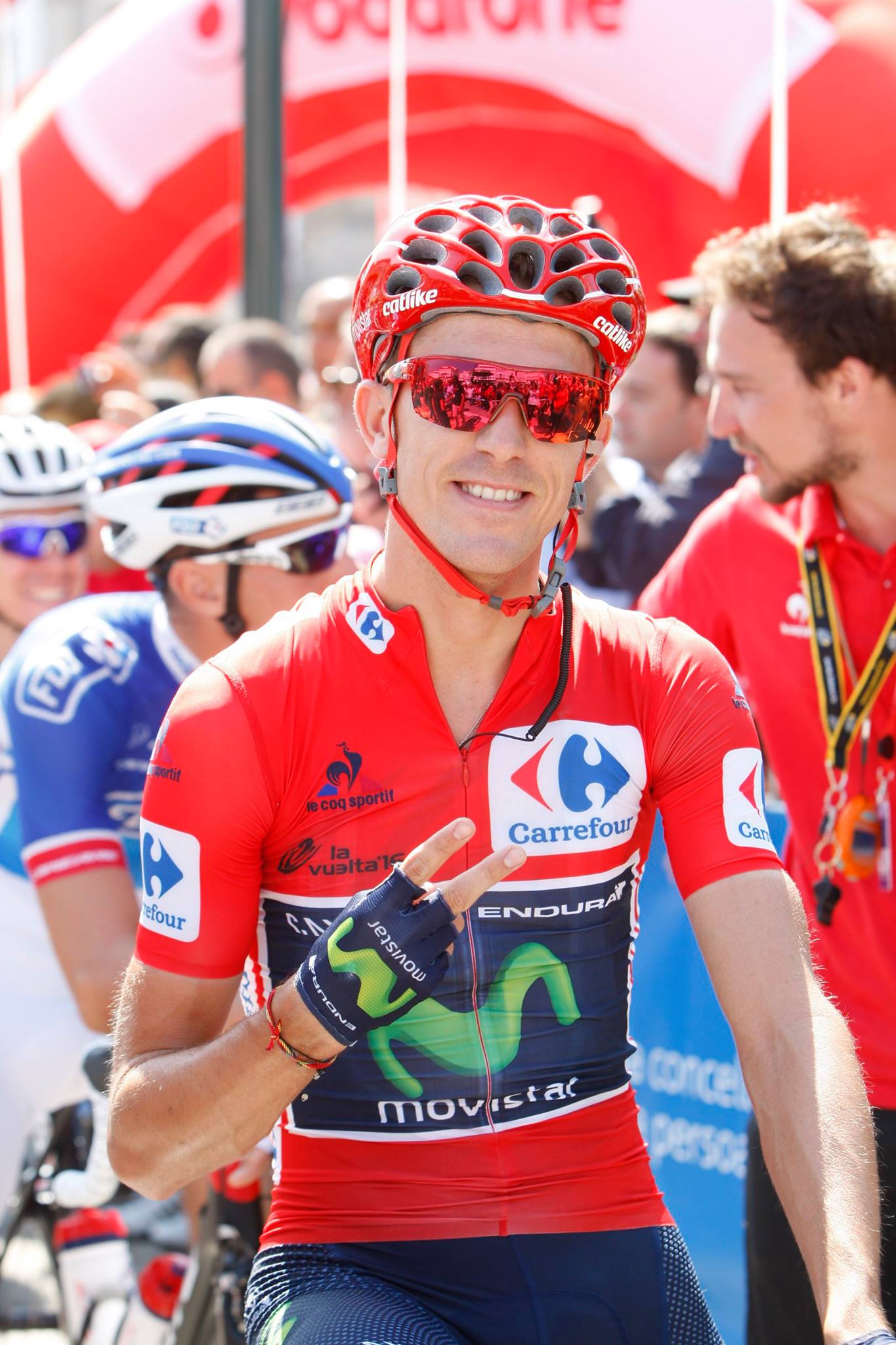 Ruben Fernandez como lider de la Vuelta en Movistar