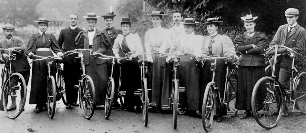 Ciclistas pioneras JoanSeguidor
