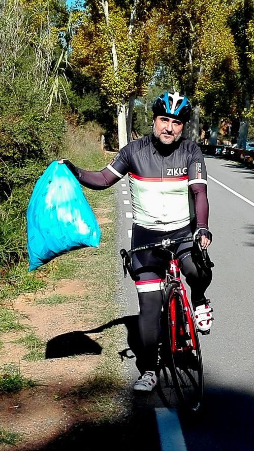 ciclista limpieza de un puerto JoanSeguidor